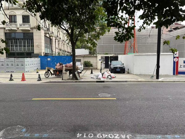 跟踪｜属地曹家渡街谈回话“凌晨垃圾车太吵”：已延后清运、加强张望